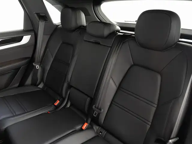 Porsche Cayenne view 10