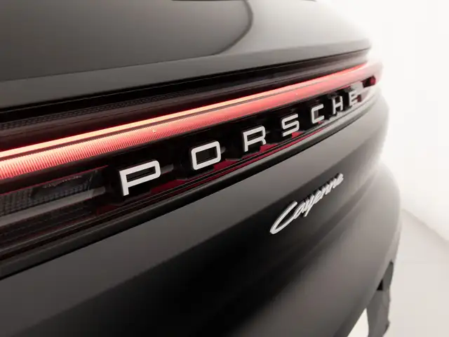 Porsche Cayenne view 11