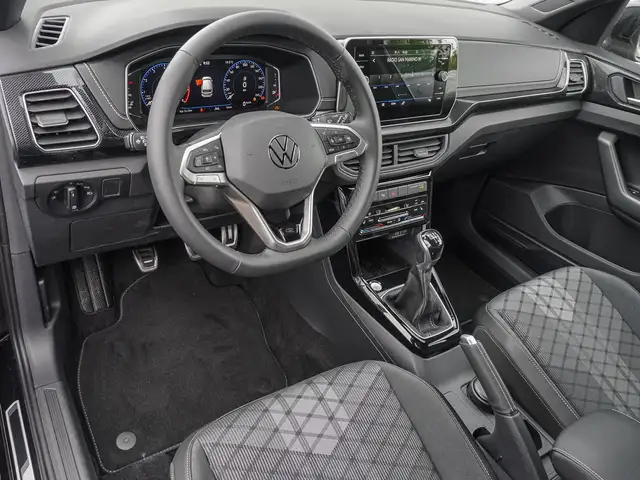 Volkswagen T-Cross view 9