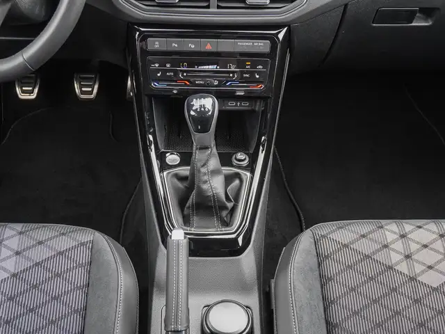 Volkswagen T-Cross view 14