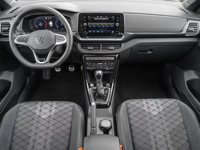 Volkswagen T-Cross view 10