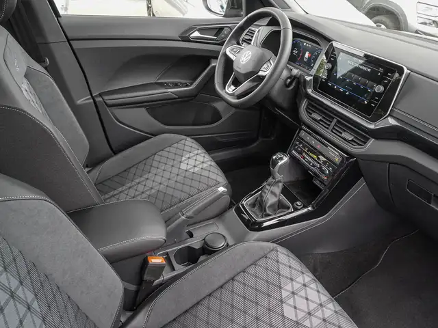Volkswagen T-Cross view 8