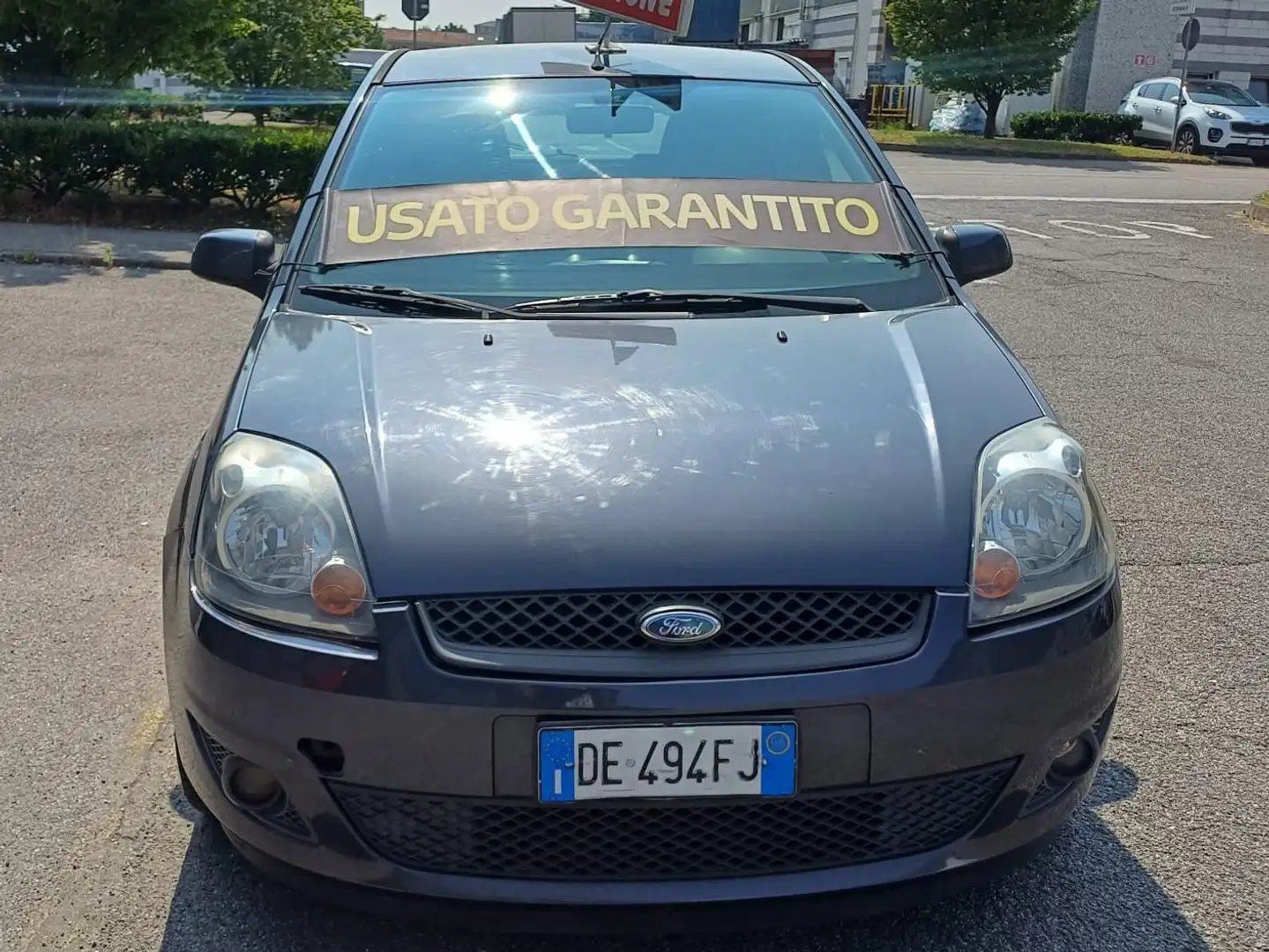 Ford Fiesta Fiesta 5p 1.2 Ghia Gris - 1