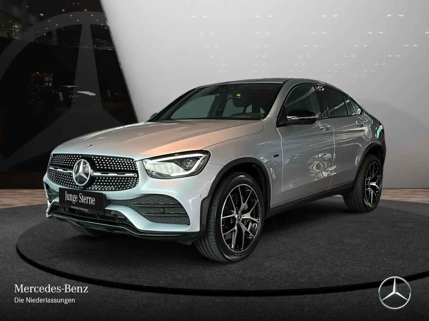 Mercedes-Benz GLC 300 e Coupé 4M AMG+NIGHT+360+MULTIBEAM+HUD+9G Silber - 2