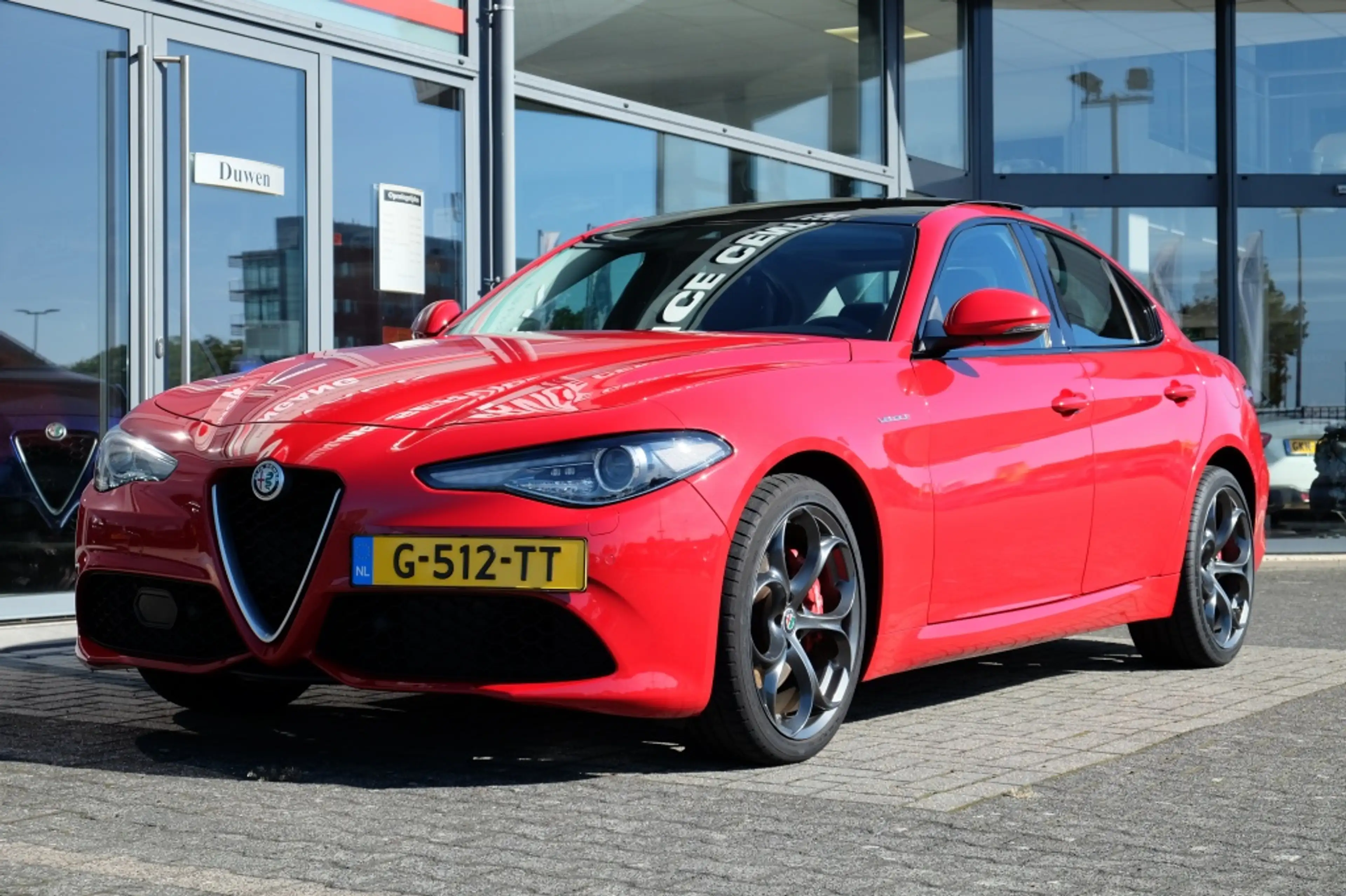 Alfa Romeo Giulia 2.0 T AWD Veloce — photo 2