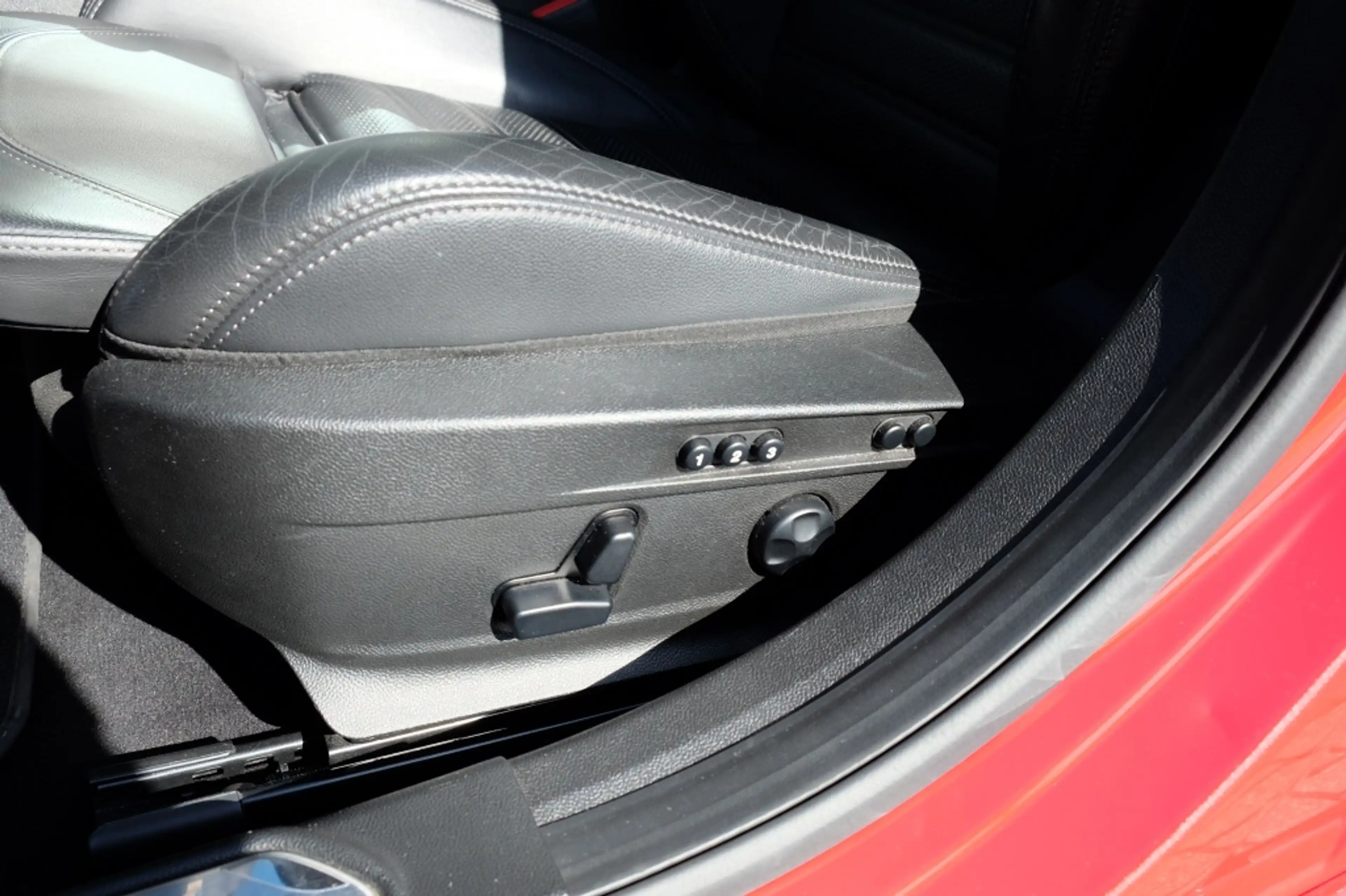 Alfa Romeo Giulia 2.0 T AWD Veloce — photo 13