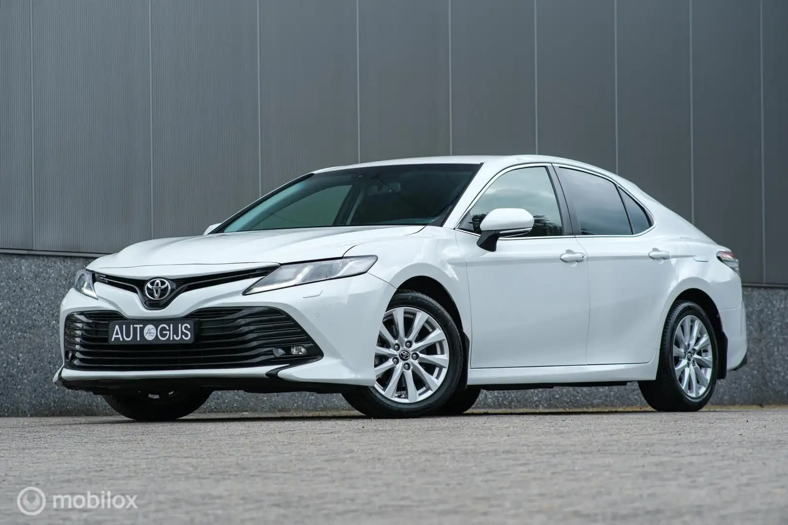 Toyota Camry 2.5 Executive | Dealer onderhouden | Leder | uniek Weiß - 1