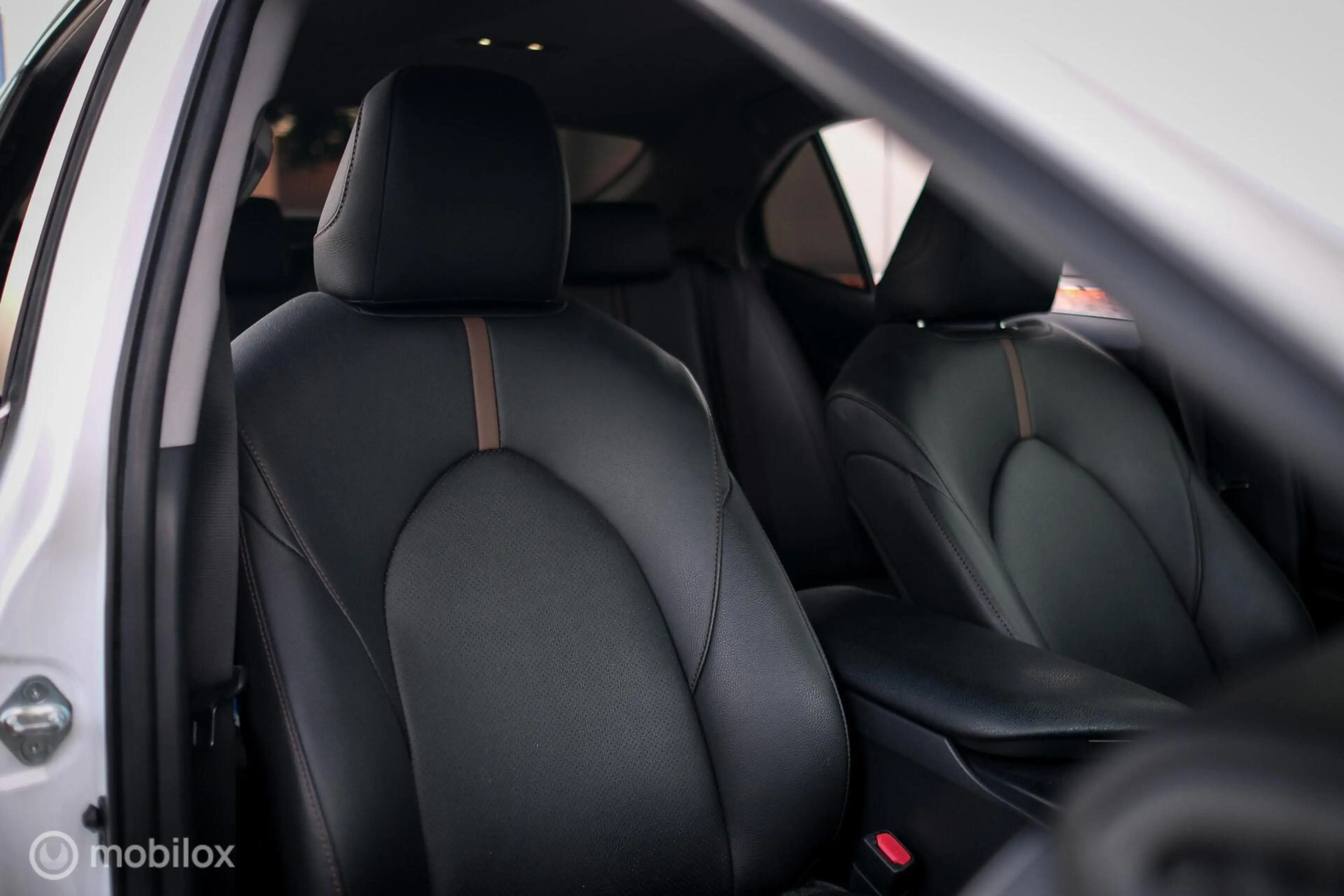 Toyota Camry 2.5 Executive | Dealer onderhouden | Leder | uniek — photo 9