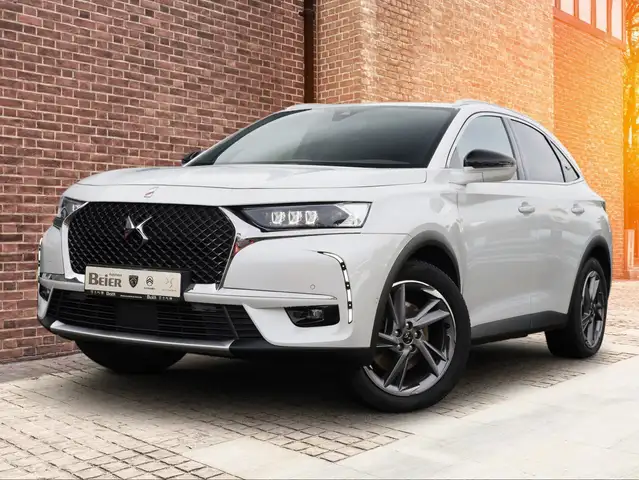 DS Automobiles DS 7 Crossback view 2