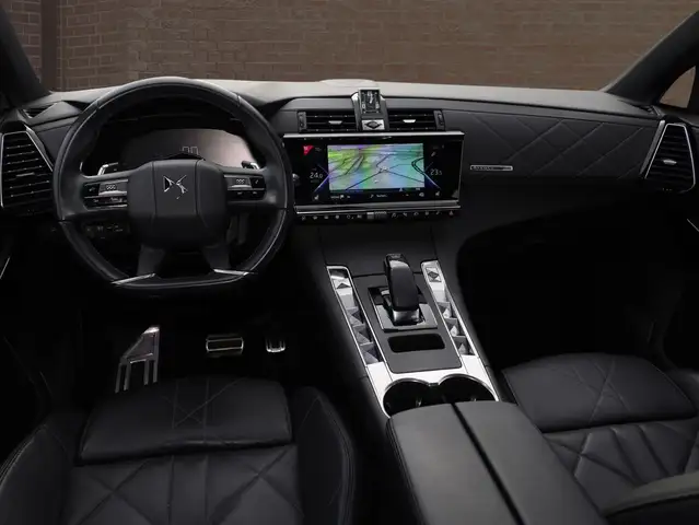 DS Automobiles DS 7 Crossback view 15
