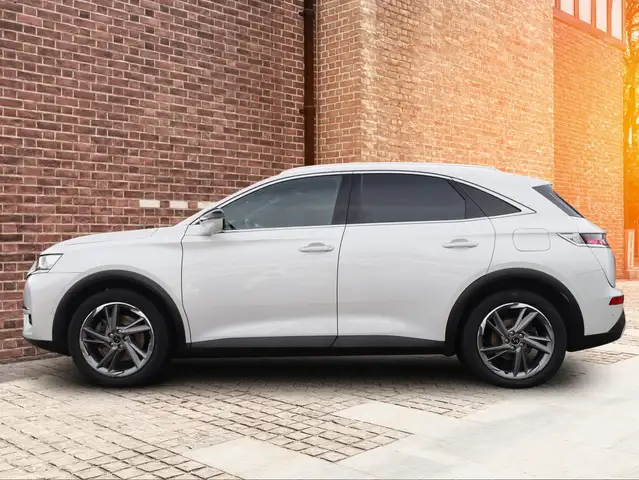 DS Automobiles DS 7 Crossback view 3