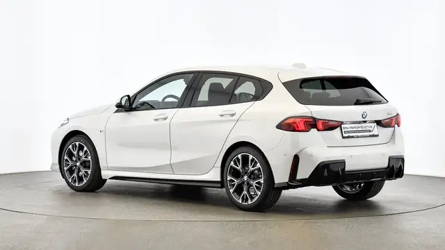 BMW 1 Series view 2