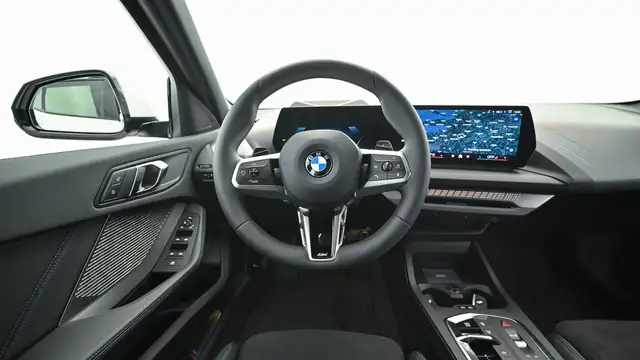 BMW 1 Series view 8