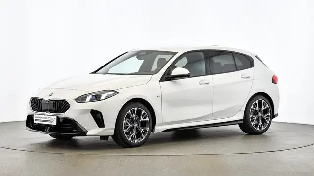 BMW 1 Series view 3