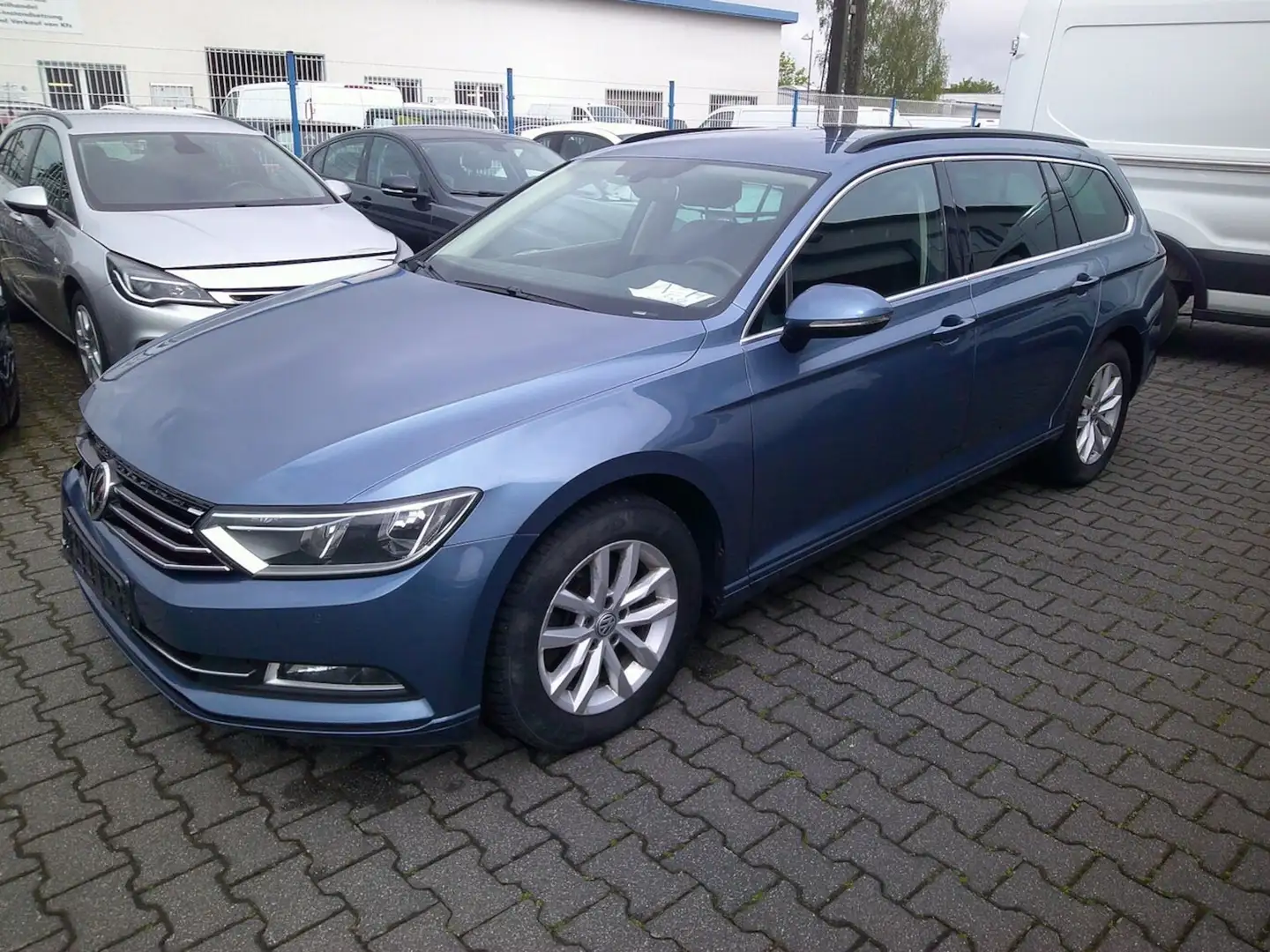 Volkswagen Passat Variant Comfortline 2.0 TDI, DSG, Alu,AHK Bleu - 1