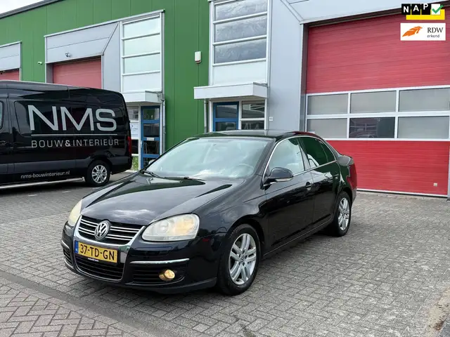 Volkswagen Jetta 2.0 FSI Sportline CRUISE AIRCO