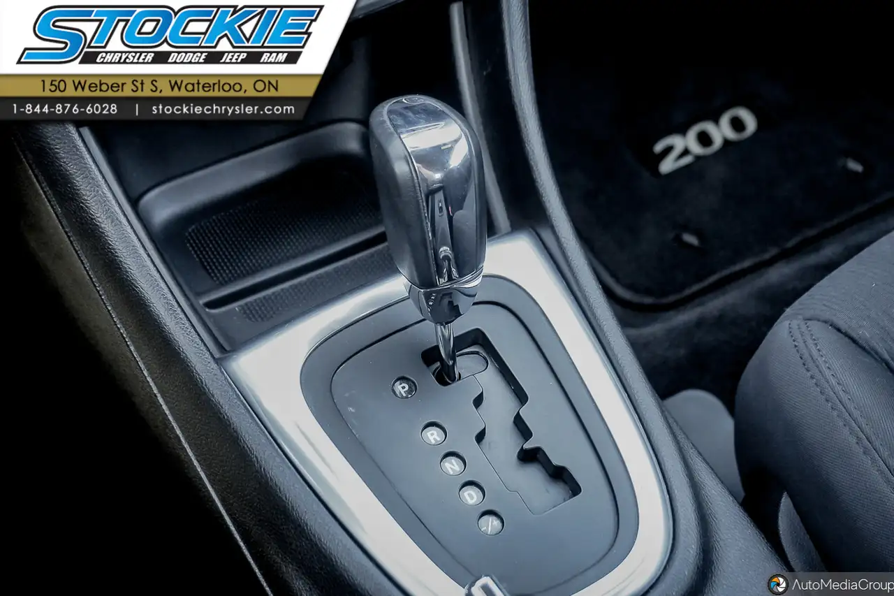 Chrysler 200 снимка Chrysler 200