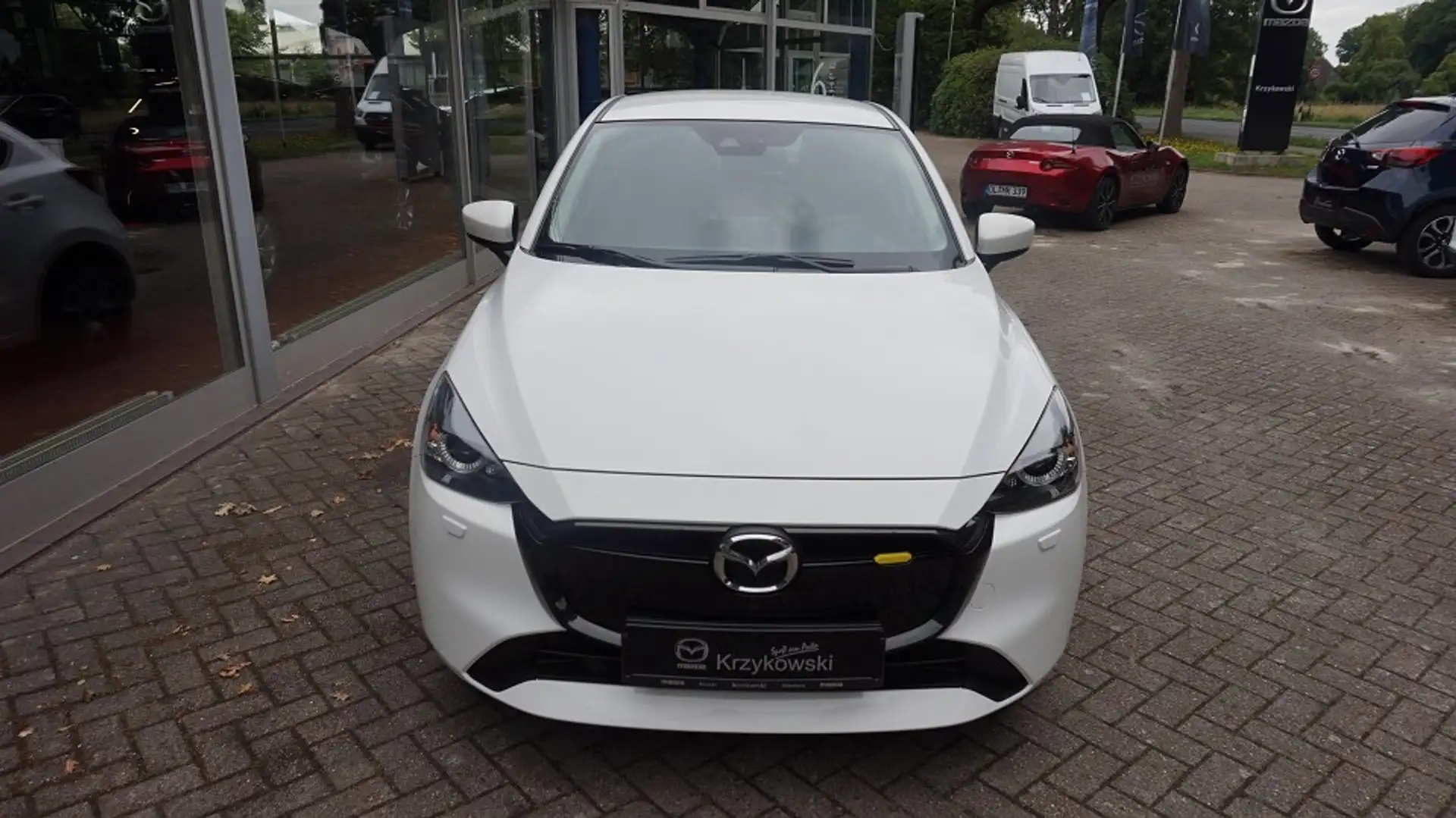 Mazda 2 1.5L e-SKYACTIV G 90ps Weiß - 2