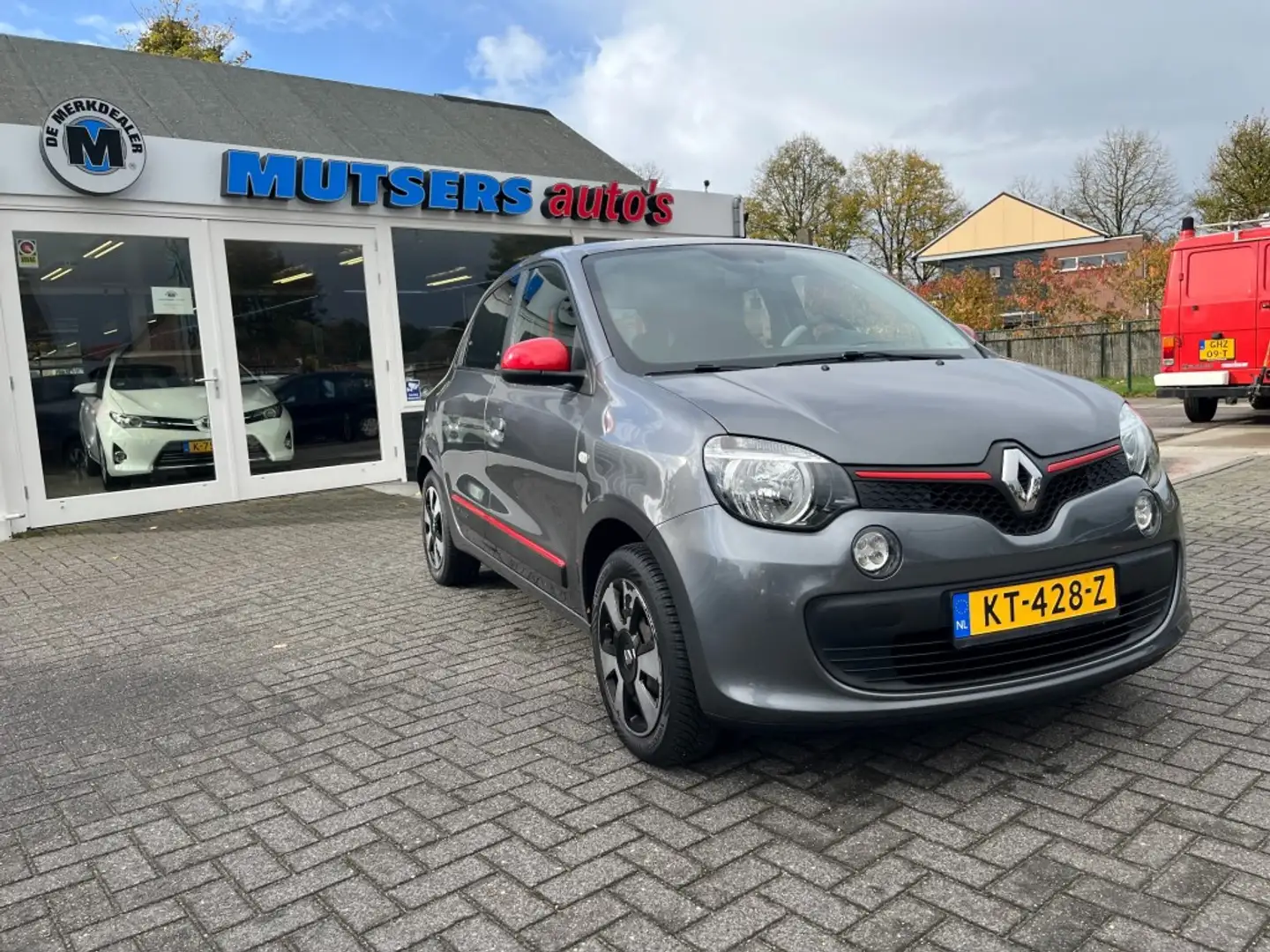 Renault Twingo 1.0 COLLECTION, AIRCO,CRUISE, uitstekende staat! Grijs - 1