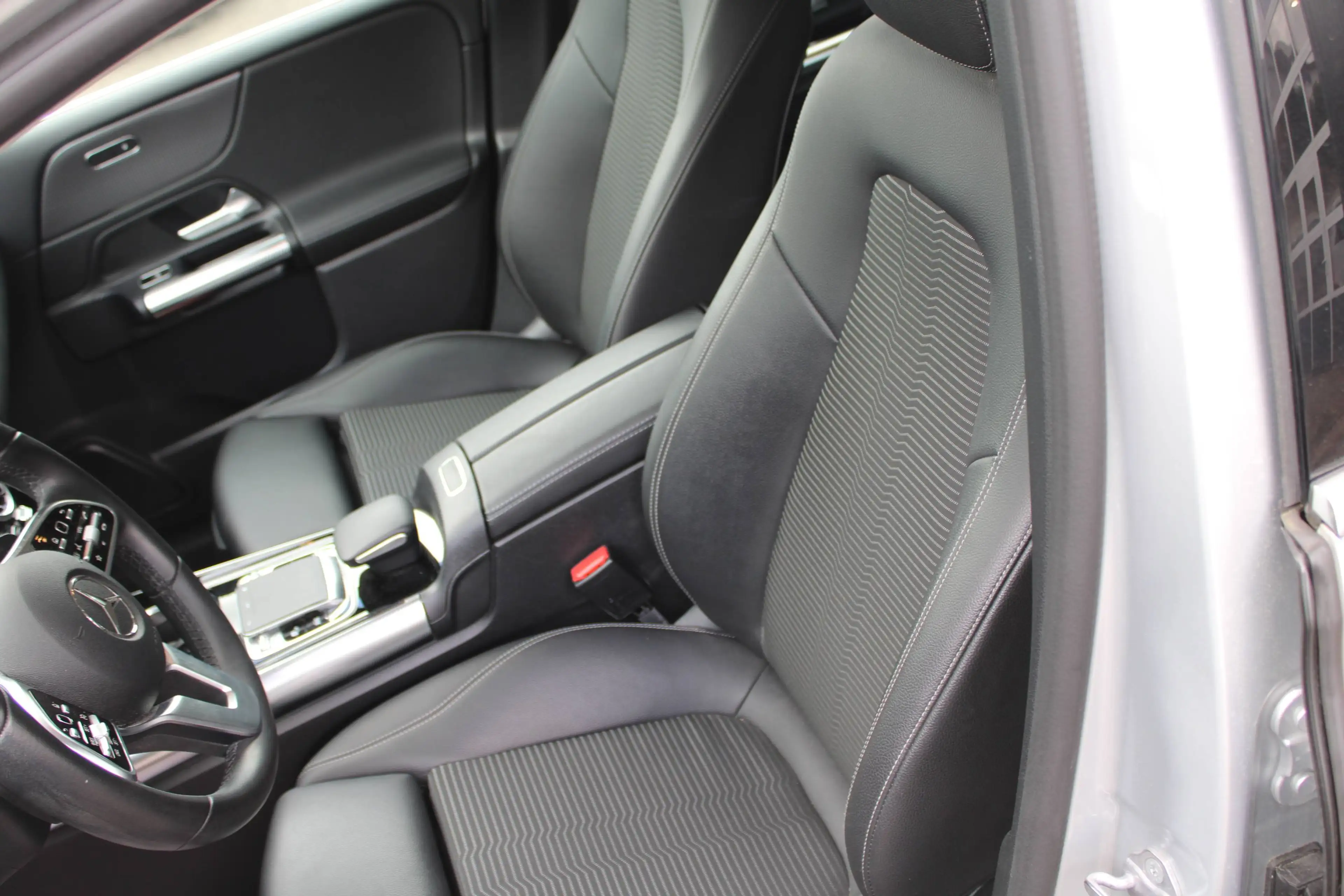 Mercedes-Benz B 220 B 220 4Matic +Navi + Kamera +LED +Park Paket — photo 6