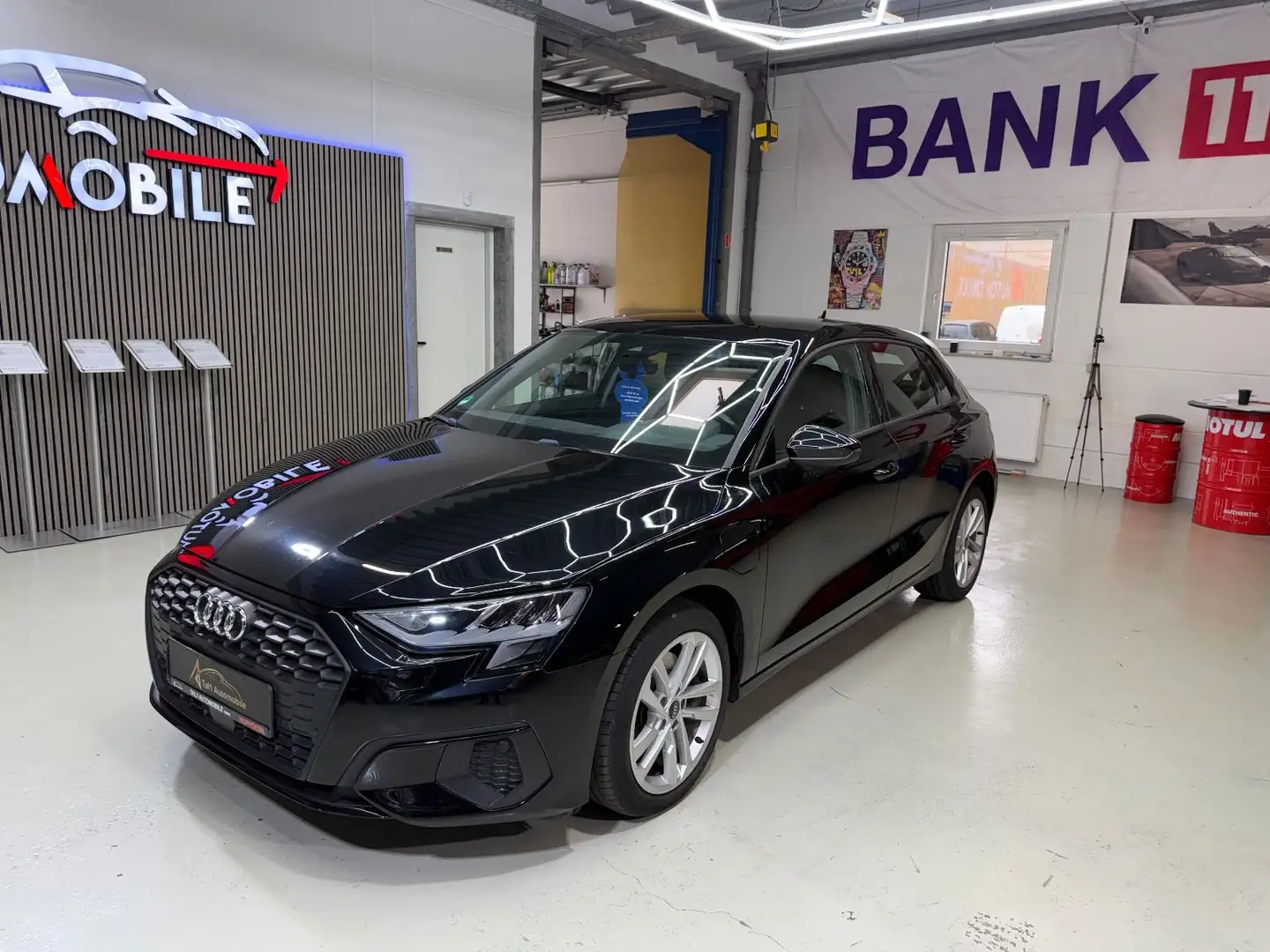 Audi A3 Sportback 40 TFSI e basis LED PDC Tempomat Schwarz - 2