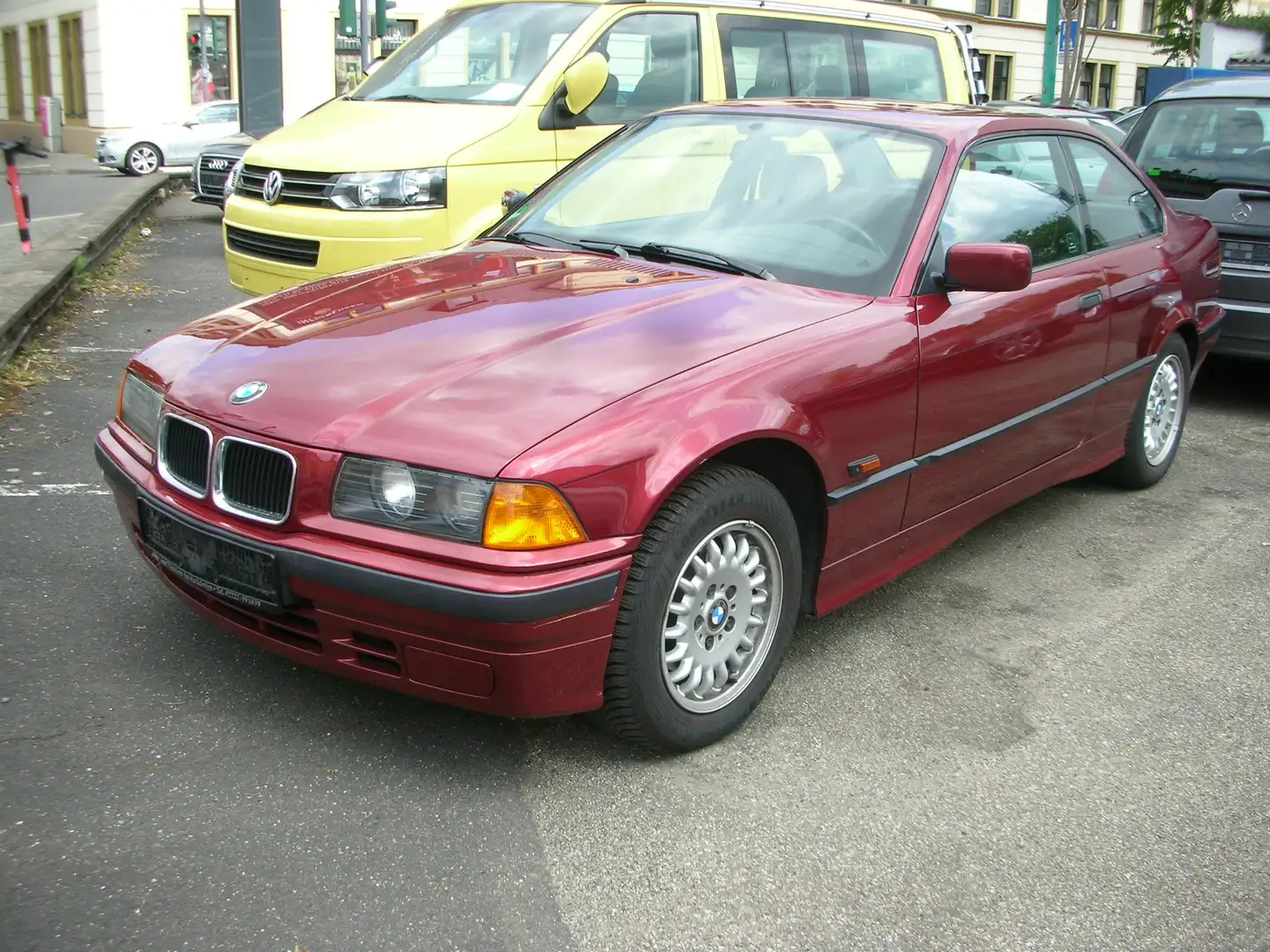 BMW 320 i Coupe 1.Hand *Automatik *ESSD Roşu - 1