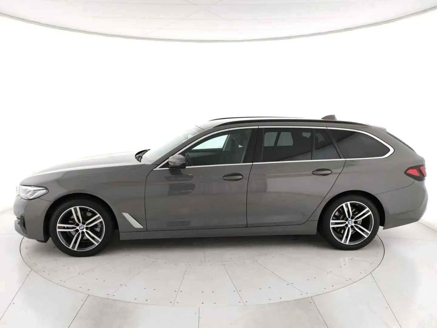 BMW 520 d Touring mhev 48V xdrive Business auto Grau - 2