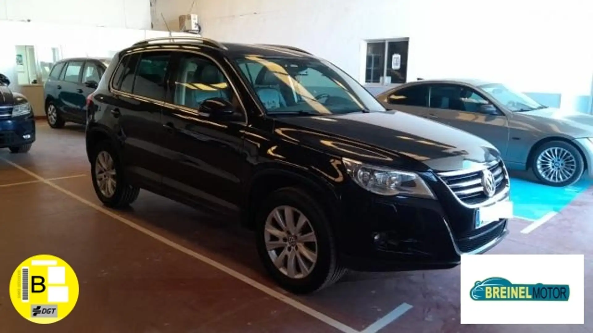 Volkswagen Tiguan 2.0TDI Country Tiptronic Schwarz - 2