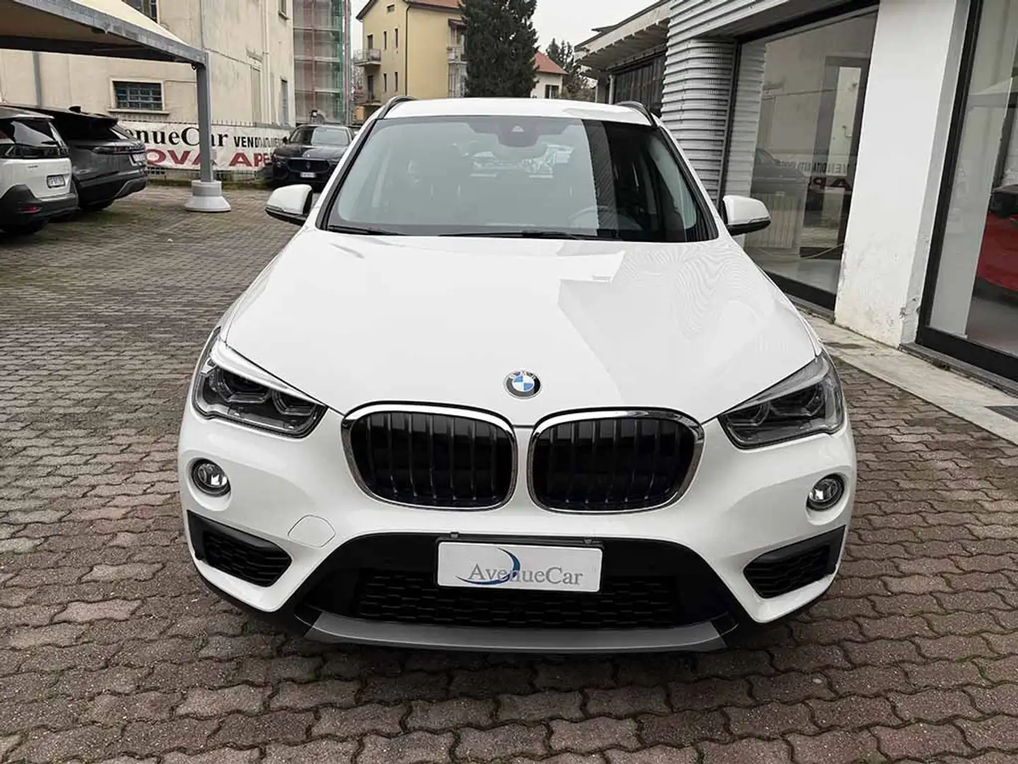 BMW X1 sdrive 18d AUTOMATICA NAVIGATORE PREZZO REALE Bianco - 2