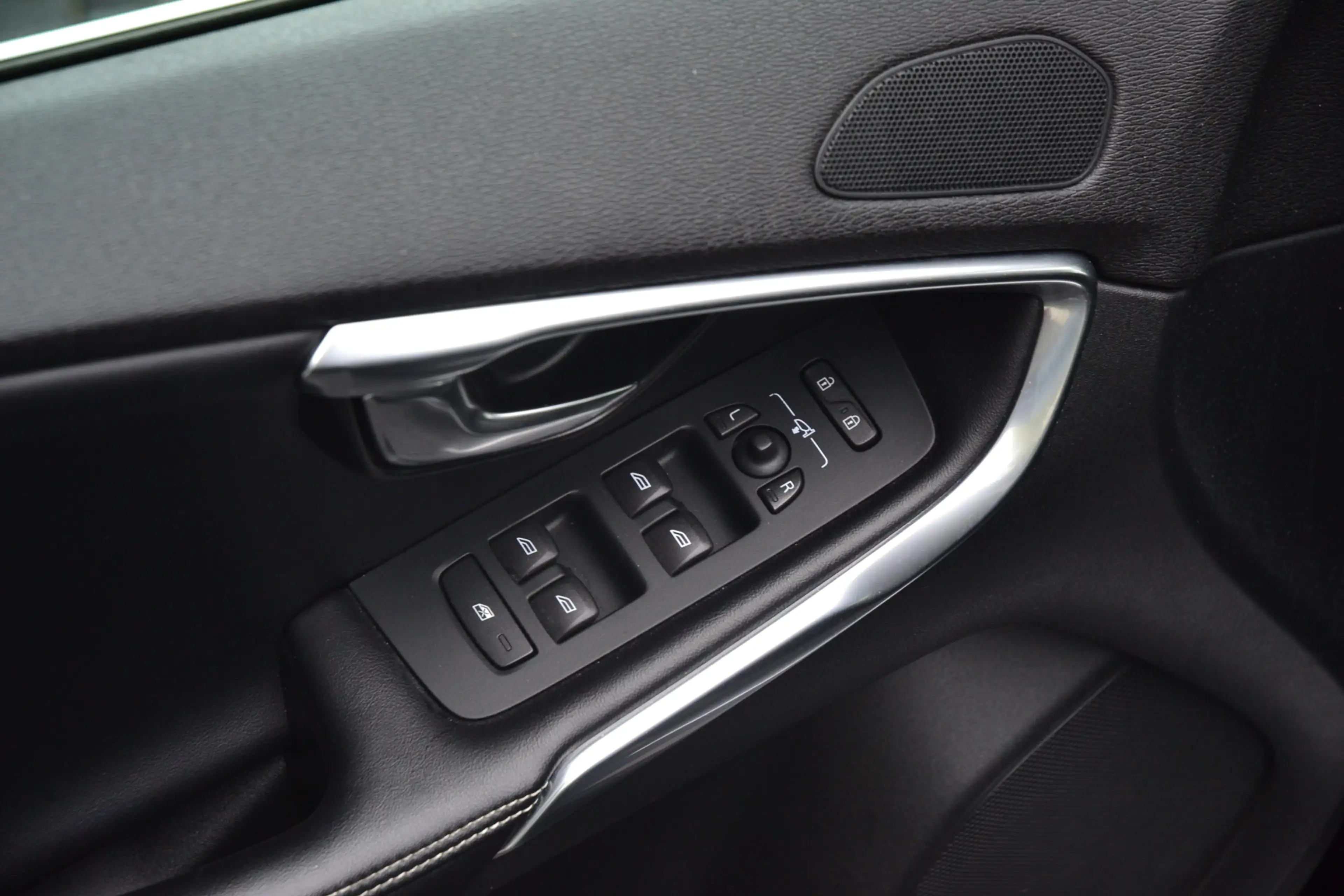 Volvo V40 2.0 T2 R-Design Nieuwe riem | Cruise Control | Par — photo 13