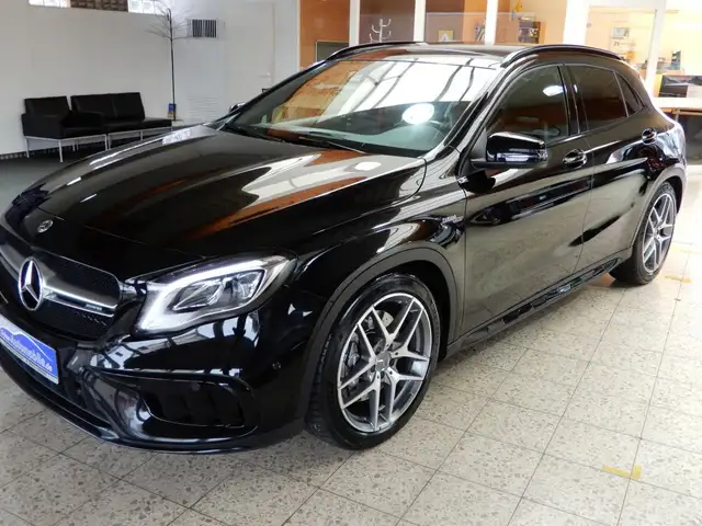 Mercedes-Benz GLA 45 AMG AMG GLA 45 4Matic AMG Speedshift 7G-DCT Schiebed
