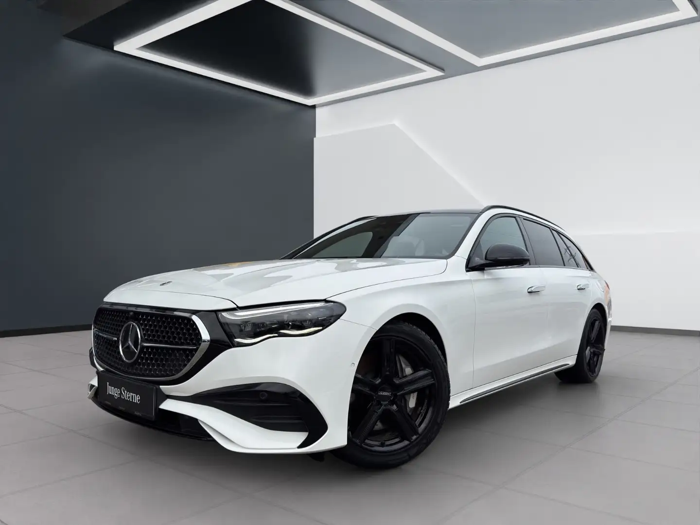 Mercedes-Benz E 300 de 4MATIC T-Modell mit EQ Hybrid Technologie Öster Weiß - 2