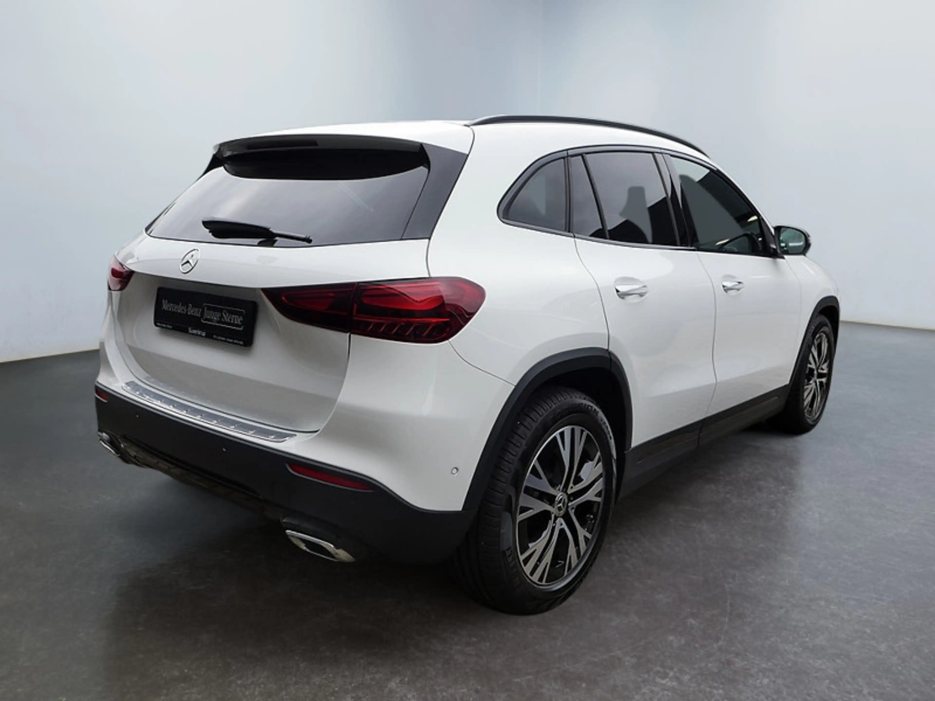 Mercedes-Benz GLA 180 , NIGHT PROGRESSIVE AHK KAMERA SPUR PDC — photo 6