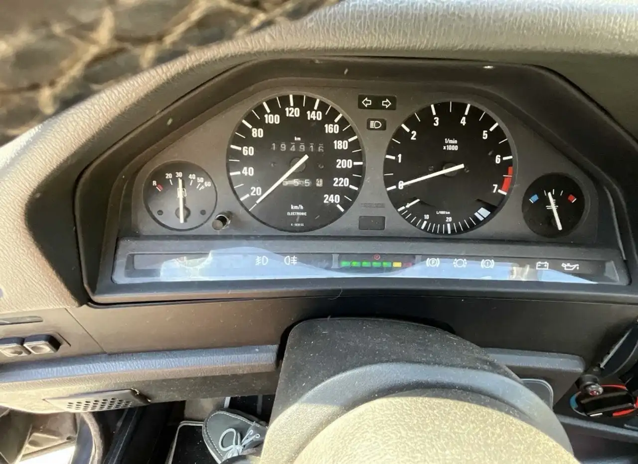 BMW 320, foto 12