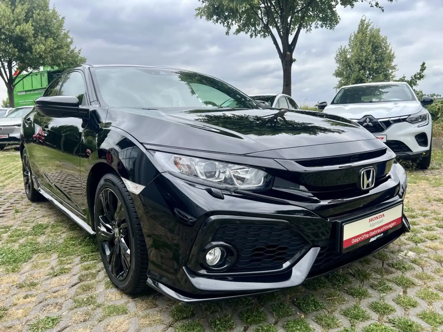 Honda Civic 1.0 i-VTEC Turbo Dynamic Limited Edition Schwarz - 2