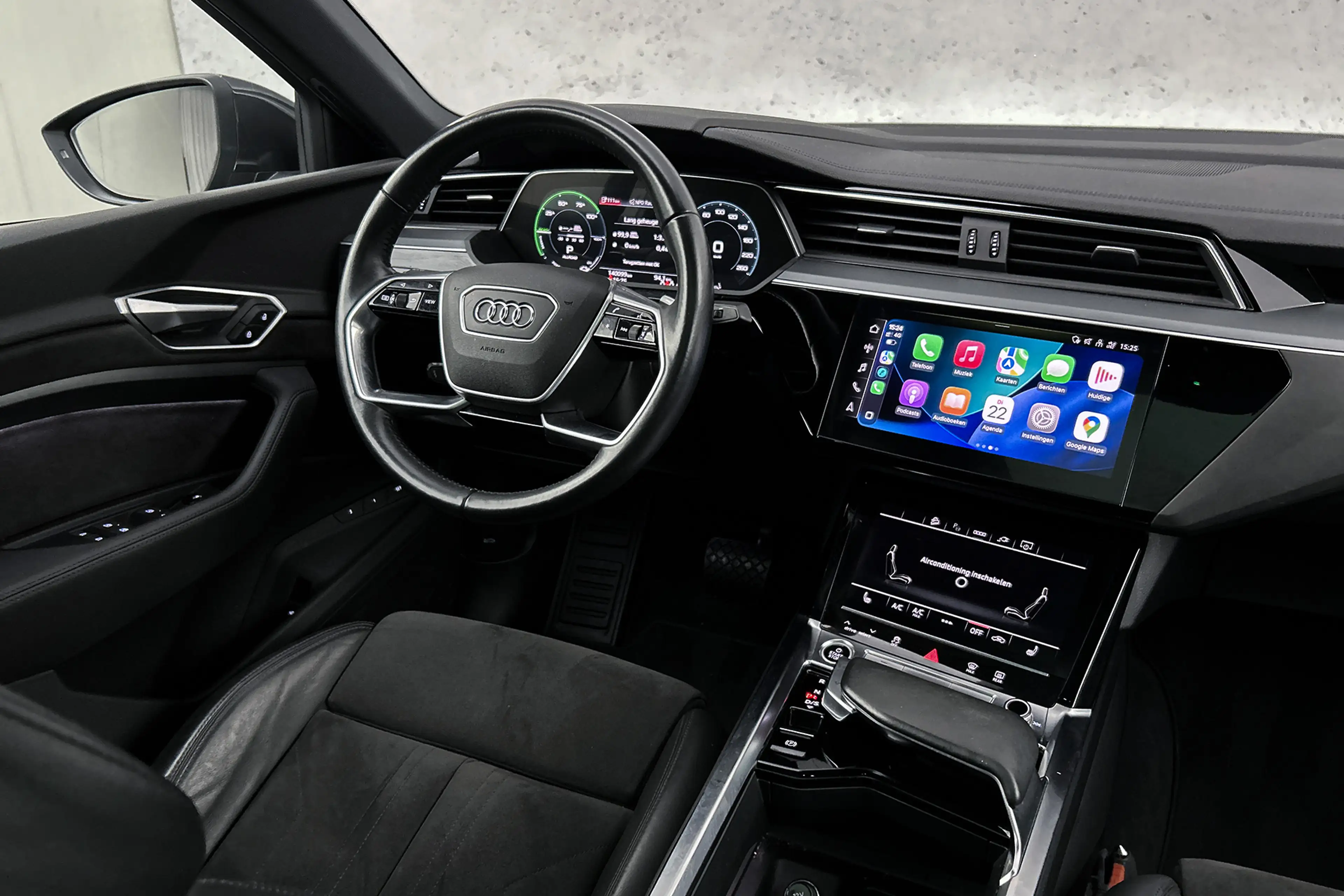 Audi e-tron Sportback 50 quattro S edition | Luchtvering | Pan — photo 31
