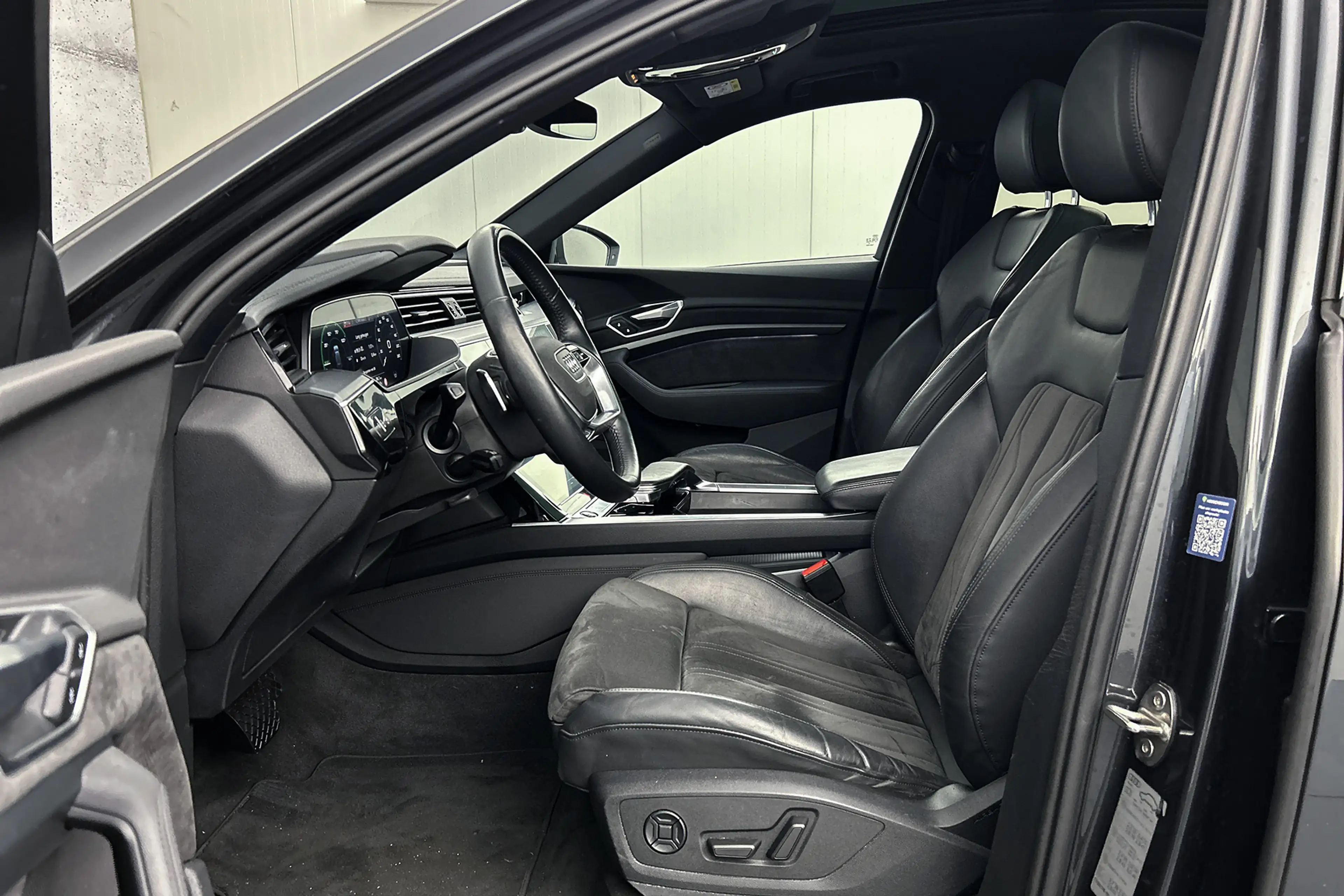 Audi e-tron Sportback 50 quattro S edition | Luchtvering | Pan — photo 32