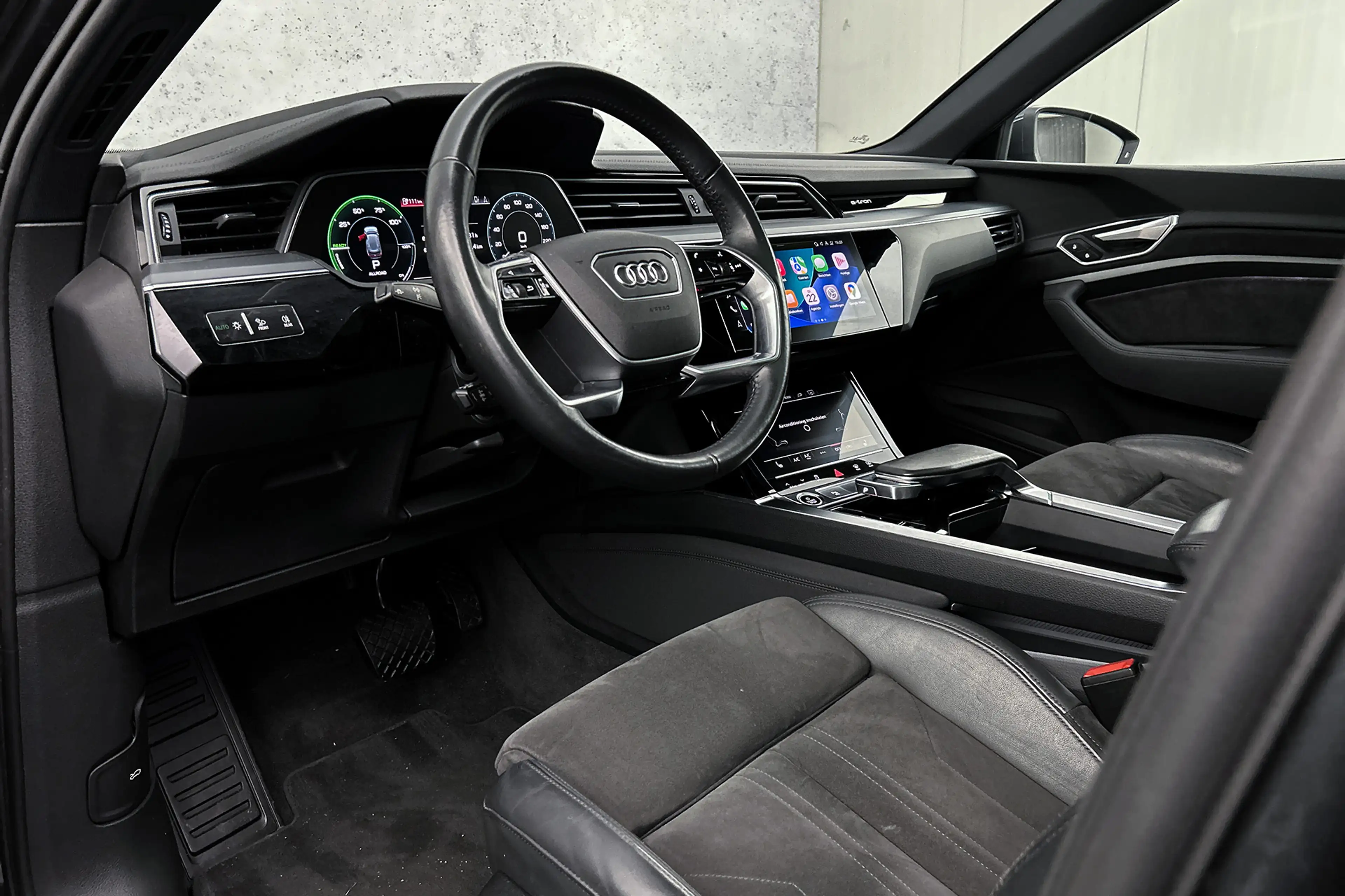 Audi e-tron Sportback 50 quattro S edition | Luchtvering | Pan — photo 25