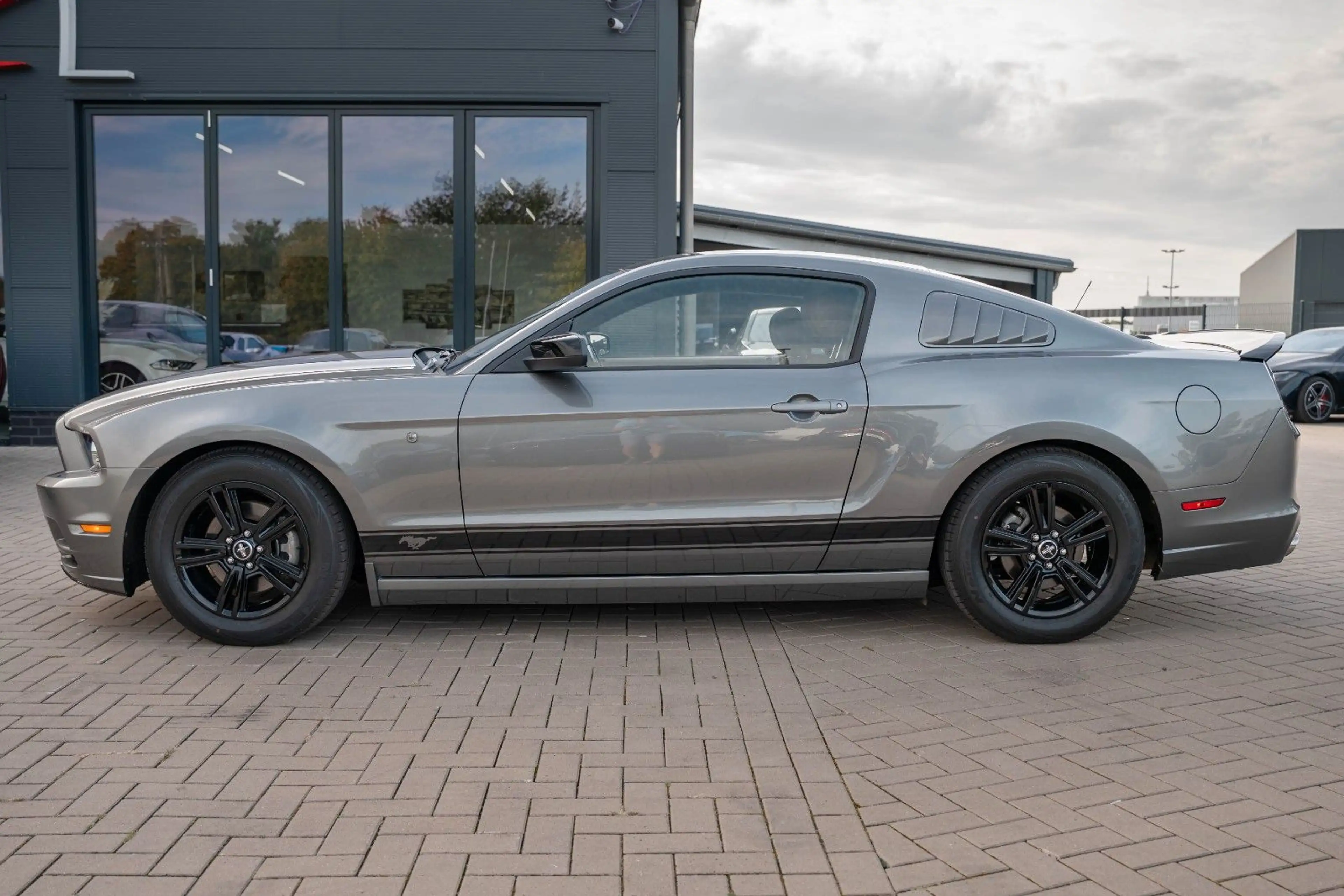Ford Mustang 3,7 V6 Xenon PDC LEDER TOP — photo 11
