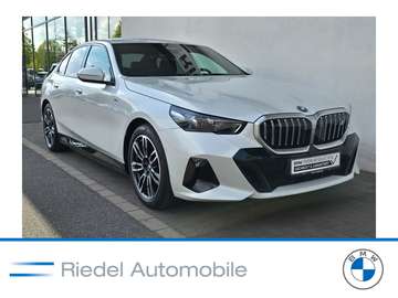 eDrive40 M Sportpaket AHK DAPro B&W adapLED