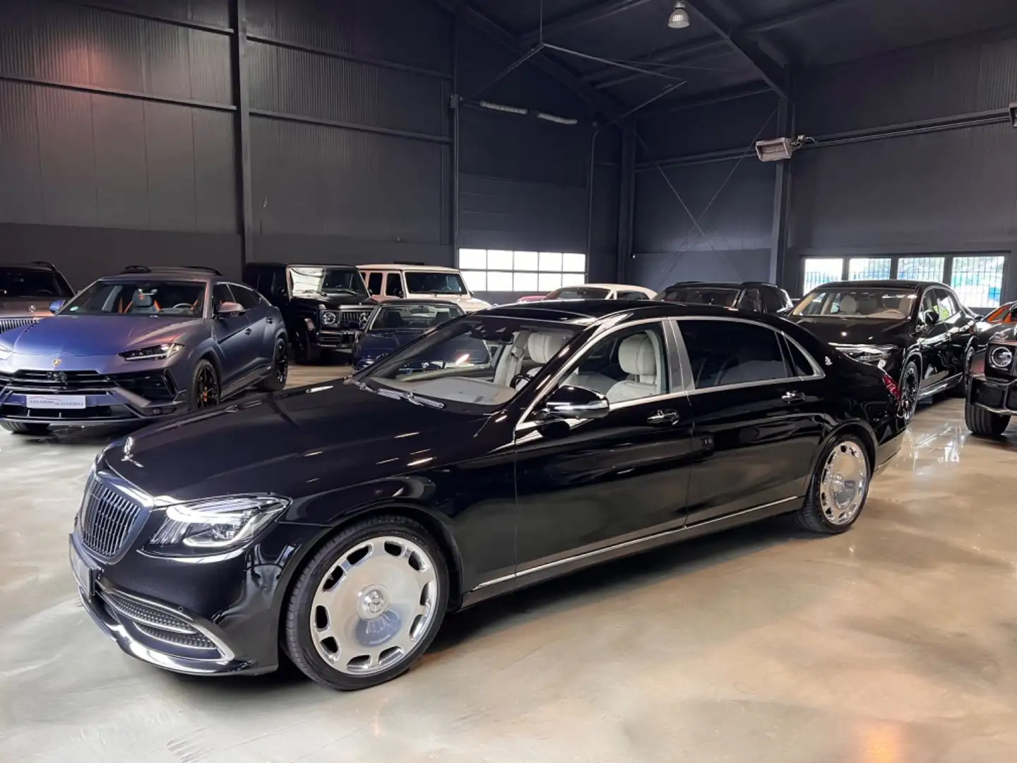 Mercedes-Benz S 560 Maybach 4Matic MAXI VOLLL/4-SITZER/KÜHLBOX Noir - 1
