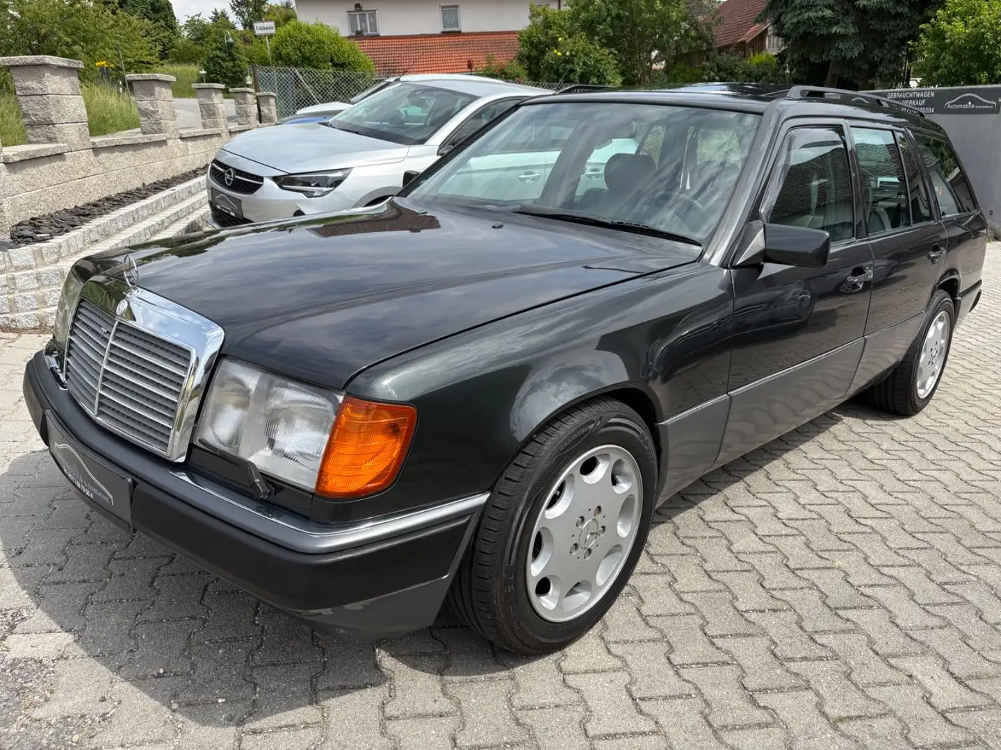Mercedes-Benz 320 TE  S124 | Leder | Wertgutachten | Oldtimer Negru - 1
