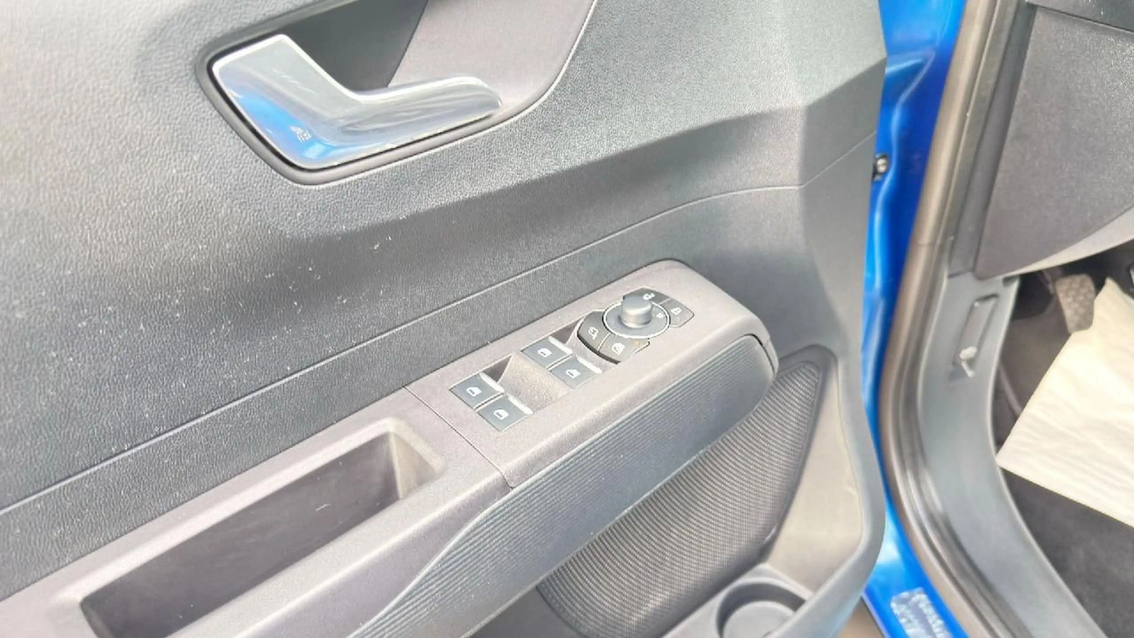 Ford Tourneo Courier Active — photo 7
