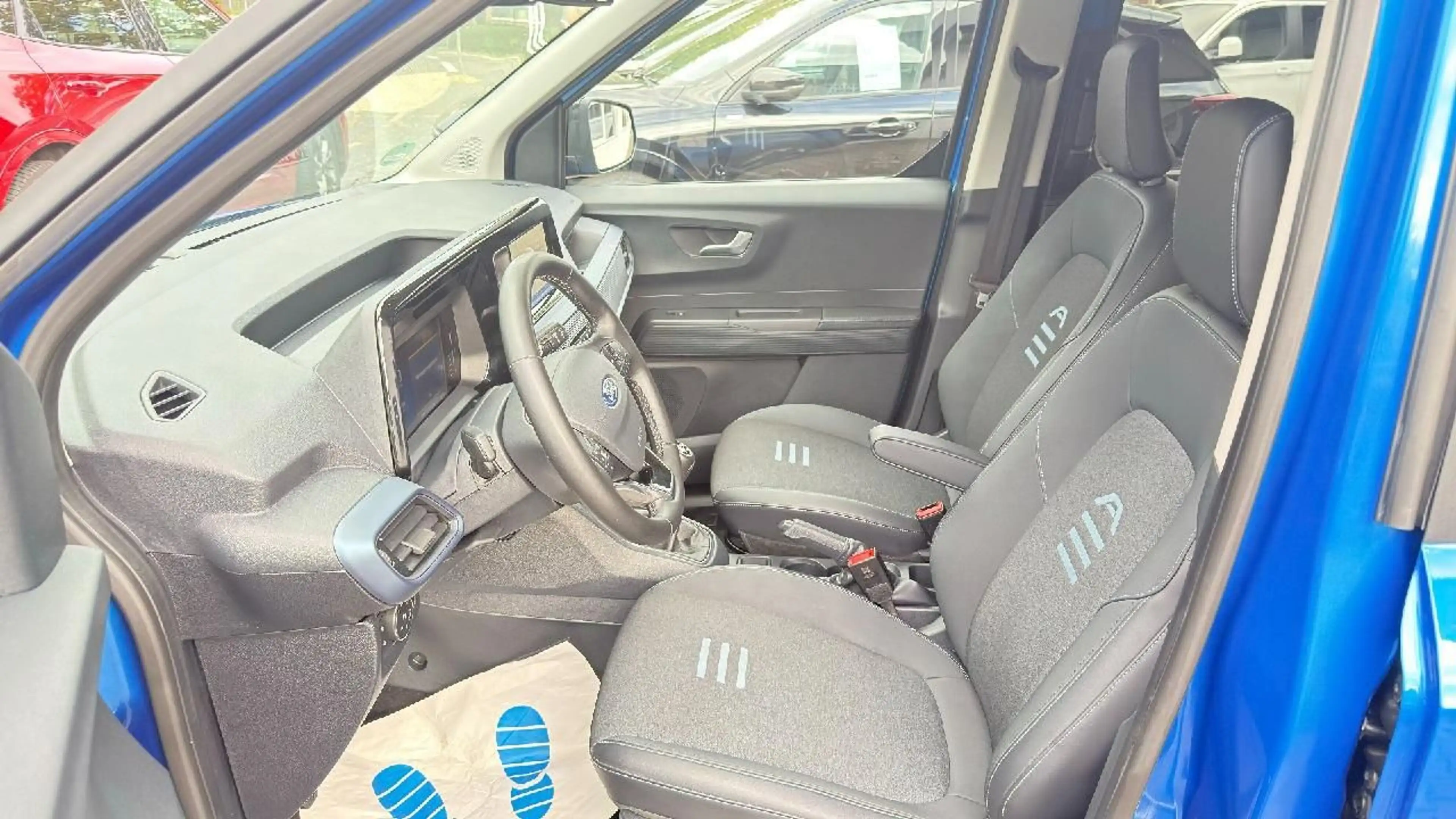 Ford Tourneo Courier Active — photo 10