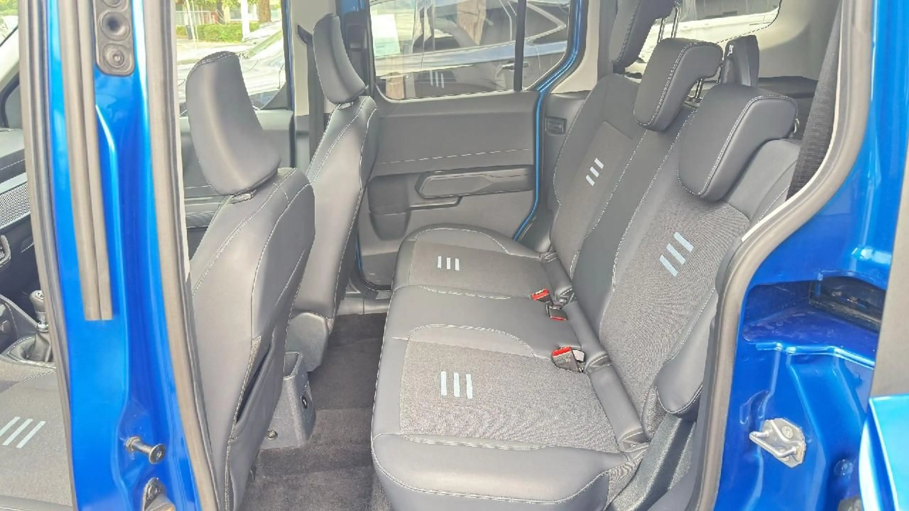 Ford Tourneo Courier Active — photo 11