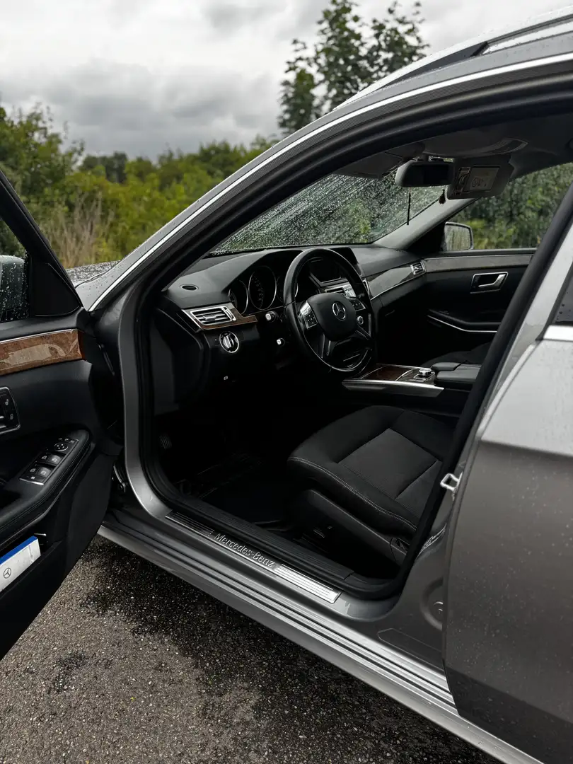 Mercedes-Benz E 220 T CDI 7G-TRONIC Elegance - 2