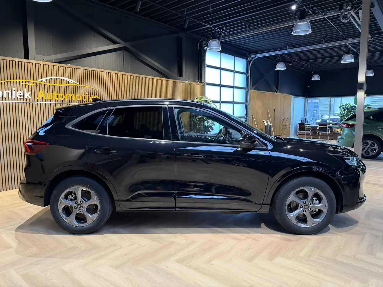 Ford Kuga 2.5 PHEV ST-Line 243 PK WINTERPAKKET VERWARM, миниатюра 2