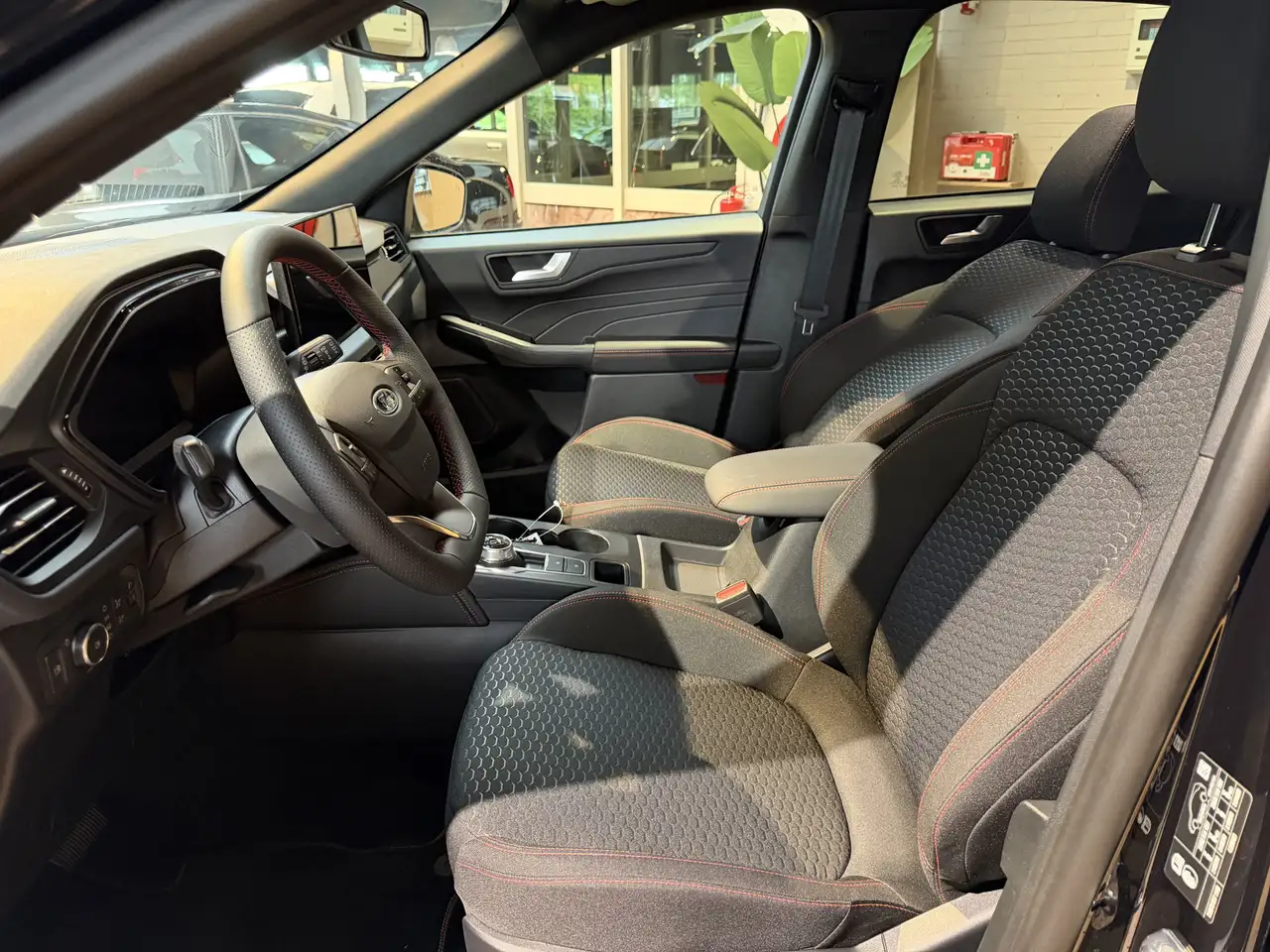 Ford Kuga 2.5 PHEV ST-Line 243 PK WINTERPAKKET VERWARM, миниатюра 11