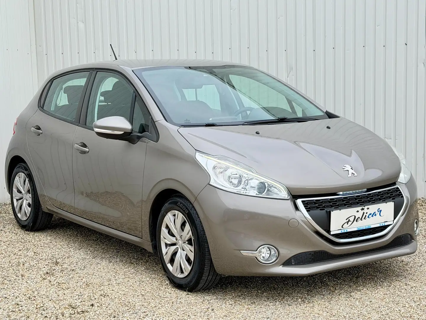Peugeot 208 Active Grau - 1