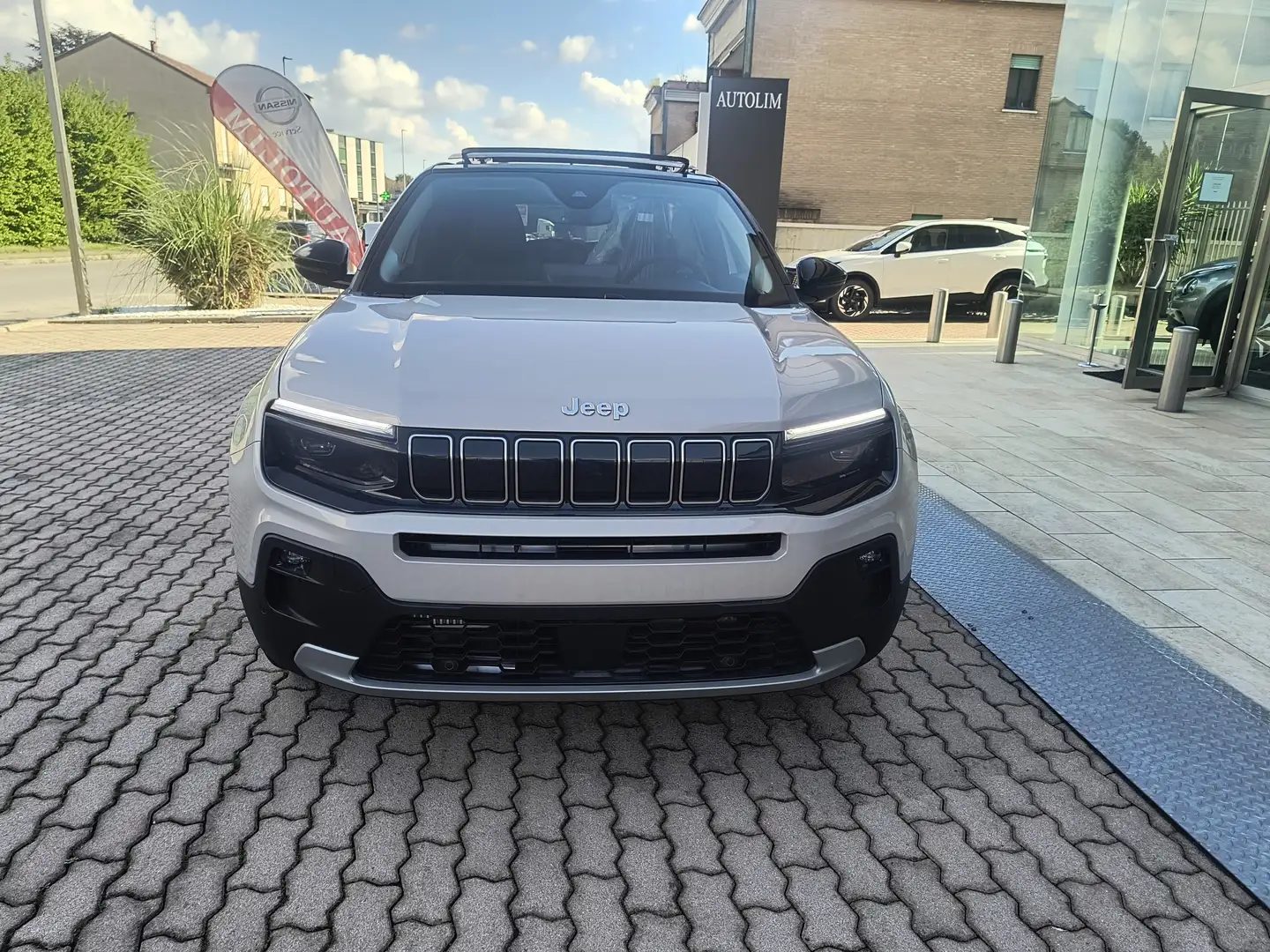 Jeep Avenger 1.2 turbo Summit +Tetto Ap. Infot. & Conv. Pack Gris - 2